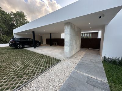 Residencia de Lujo sobre Terreno de 1,200 m² | Lagos del Sol, imagen 3