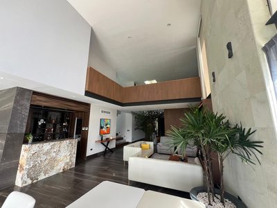 Espectacular Residencia con Vista al Lago y Carril de Nado de 20 m, imagen 2