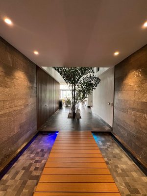 Espectacular Residencia con Vista al Lago y Carril de Nado de 20 m, imagen 4