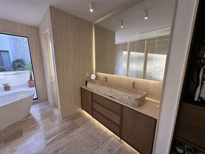 Casa de Lujo en Venta en Lagos del Sol Cancún | 5 Recámaras | Alberca Privada, imagen 12