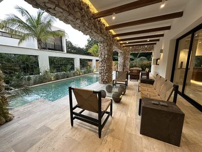 Casa de Lujo en Venta en Lagos del Sol Cancún | 5 Recámaras | Alberca Privada, imagen 3