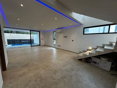 Casa en Venta en Residencial Río | 4 Recámaras, Recámara en Planta Baja, Alberca y Lote en Esquina, imagen 3